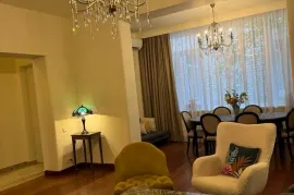 ქირავდება ბინა, 3 ოთახიანი, ძველი აშენებული, თბილისი, ვაკე