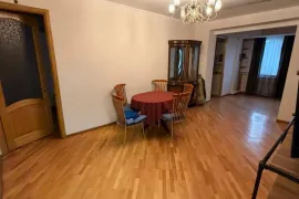 Аренда, 4 Kомнатная, Старое здание, Тбилиси, Темка