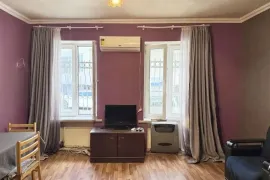 Аренда, 2 Kомнатная, Старое здание, Тбилиси, Вера