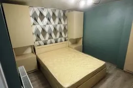 Аренда, 3 Kомнатная, Старое здание, Тбилиси, Чугурети