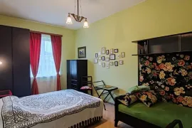 იყიდება ბინა, 4 ოთახიანი, ძველი აშენებული, თბილისი, ვერა