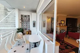 იყიდება ბინა, 4 ოთახიანი, ძველი აშენებული, თბილისი, ვერა