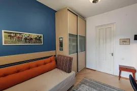 იყიდება ბინა, 4 ოთახიანი, ძველი აშენებული, თბილისი, ვერა