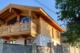 იყიდება სახლი, 6 ოთახიანი, ბორჯომი, ბაკურიანი