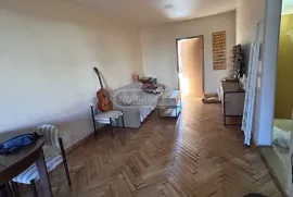 Продается квартира, 3 Kомнатная, Старое здание, Тбилиси, Исани