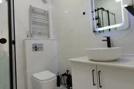 იყიდება ბინა, 3 ოთახიანი, ახალი აშენებული, ბათუმი, ბაგრატიონის უბანი