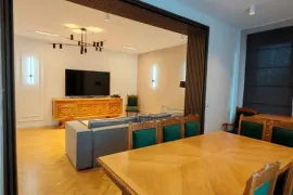 ქირავდება ბინა, 4 ოთახიანი, ძველი აშენებული, თბილისი, ვაკე