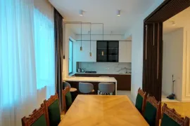 ქირავდება ბინა, 4 ოთახიანი, ძველი აშენებული, თბილისი, ვაკე