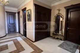 Apartment for sale, 8 Room, Old building, Tbilisi, saburtalo