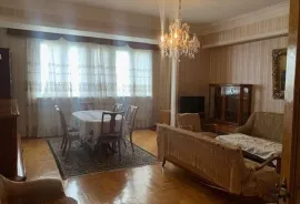 For Rent, 3 Room, Old building, Tbilisi, vake