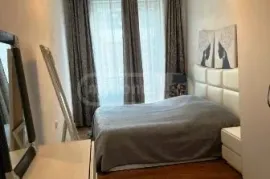 For Rent, 3 Room, Old building, vake