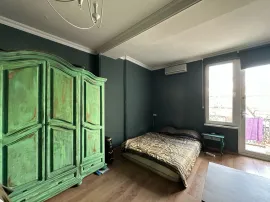 For Rent, 3 Room, Old building, Tbilisi, vake