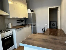 For Rent, 4 Room, Old building, Tbilisi, Chugureti