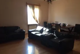 იყიდება ბინა, 6 ოთახიანი, ძველი აშენებული, თბილისი, საბურთალო