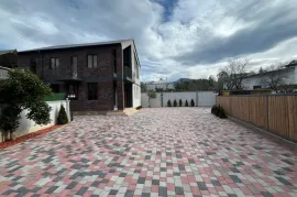 იყიდება სახლი, 6 ოთახიანი, ბათუმი, ბონი-გოროდოკის უბანი