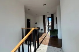 იყიდება სახლი, 5 ოთახიანი, თბილისი, მთაწმინდა