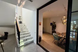 იყიდება სახლი, 5 ოთახიანი, თბილისი, მთაწმინდა