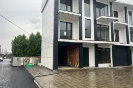 Продается Дом, 5 Kомнатная, Батуми, Адлия