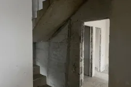 Продается Дом, 5 Kомнатная, Батуми, Адлия