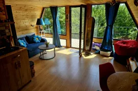 Продается , Гостиница, Tskhvarichamia