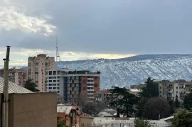 Аренда, 5 Kомнатная, Старое здание, Тбилиси, Надзаладеви