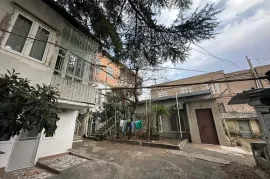 Аренда, 5 Kомнатная, Старое здание, Тбилиси, Надзаладеви