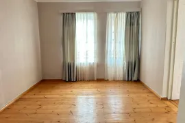 Аренда, 5 Kомнатная, Старое здание, Тбилиси, Надзаладеви