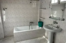 Аренда, 5 Kомнатная, Старое здание, Тбилиси, Надзаладеви