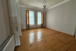 Аренда, 5 Kомнатная, Старое здание, Тбилиси, Надзаладеви