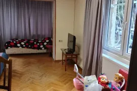 Продается квартира, 3 Kомнатная, Старое здание, Тбилиси, Дигоми