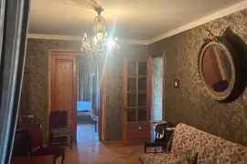 Продается квартира, 3 Kомнатная, Старое здание, Тбилиси, saburtalo