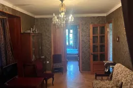 Продается квартира, 3 Kомнатная, Старое здание, Тбилиси, saburtalo