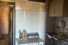 Продается квартира, 3 Kомнатная, Старое здание, Тбилиси, saburtalo