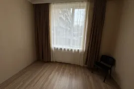 ქირავდება ბინა, 3 ოთახიანი, ძველი აშენებული, თბილისი, საბურთალო