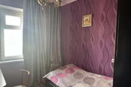 Продается квартира, 4 Kомнатная, Старое здание, Кутаиси, Поселок Авангард