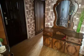 Продается квартира, 4 Kомнатная, Старое здание, Кутаиси, Поселок Авангард