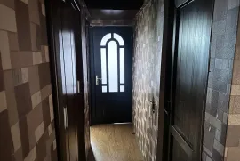 Продается квартира, 4 Kомнатная, Старое здание, Кутаиси, Поселок Авангард