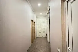 Продается , Универсальное коммерческое помещение, Чугурети