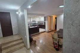 Продается квартира, 4 Kомнатная, Старое здание, Тбилиси, Дигоми