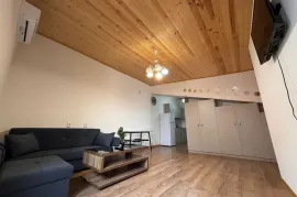 Аренда квартир посуточно, 4 Kомнатная, Новостройка, Тбилиси, Абанотубани