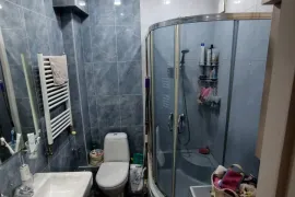 ქირავდება ბინა, 3 ოთახიანი, ძველი აშენებული, თბილისი, საბურთალო