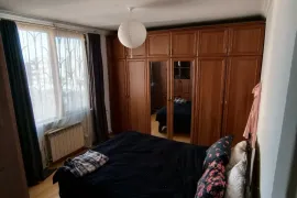 ქირავდება ბინა, 3 ოთახიანი, ძველი აშენებული, თბილისი, საბურთალო