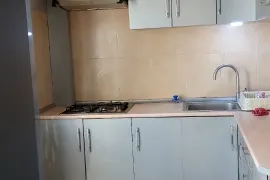 ქირავდება ბინა, 3 ოთახიანი, ძველი აშენებული, თბილისი, საბურთალო