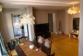 ქირავდება ბინა, 3 ოთახიანი, ძველი აშენებული, თბილისი, საბურთალო