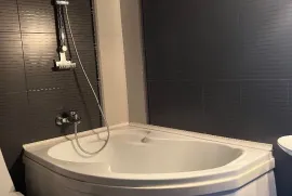 ქირავდება ბინა, 3 ოთახიანი, ძველი აშენებული, თბილისი, საბურთალო