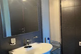 ქირავდება ბინა, 3 ოთახიანი, ძველი აშენებული, თბილისი, საბურთალო