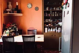 იყიდება ბინა, 5 ოთახიანი, ძველი აშენებული, თბილისი, საბურთალო