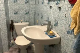 იყიდება ბინა, 5 ოთახიანი, ძველი აშენებული, თბილისი, საბურთალო