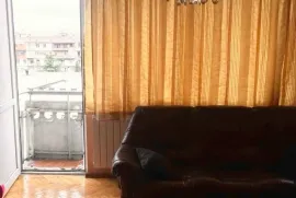 იყიდება ბინა, 5 ოთახიანი, ძველი აშენებული, თბილისი, საბურთალო