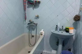 იყიდება ბინა, 5 ოთახიანი, ძველი აშენებული, თბილისი, საბურთალო